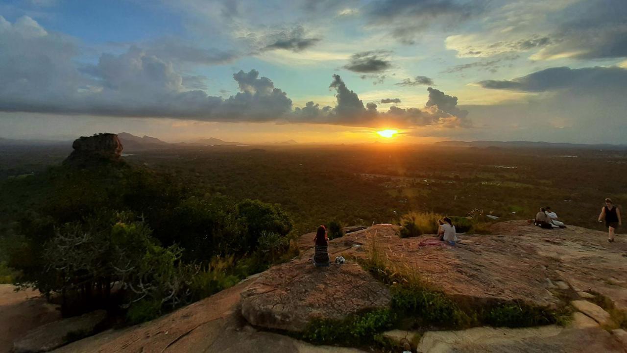 Hotel Sigiriya Rock Gate Tree House Zewnętrze zdjęcie